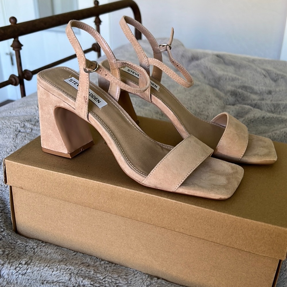 Steve Madden Tan Heels